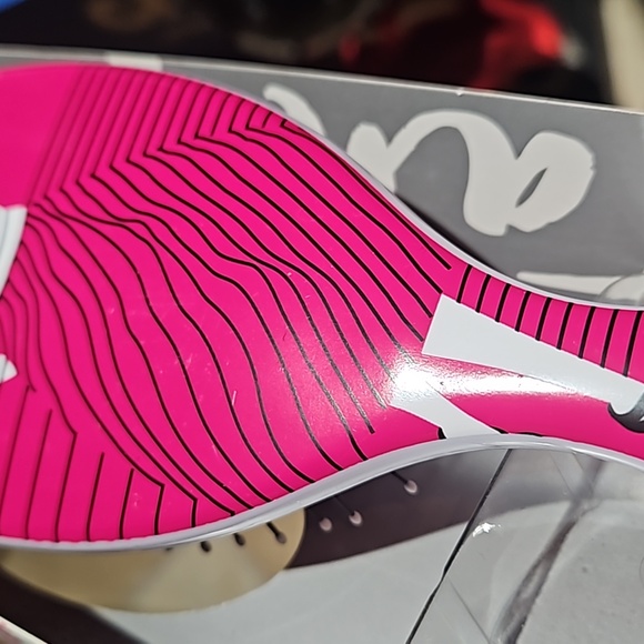 WET BARBIE HAIRBRUSH - Picture 16 of 16